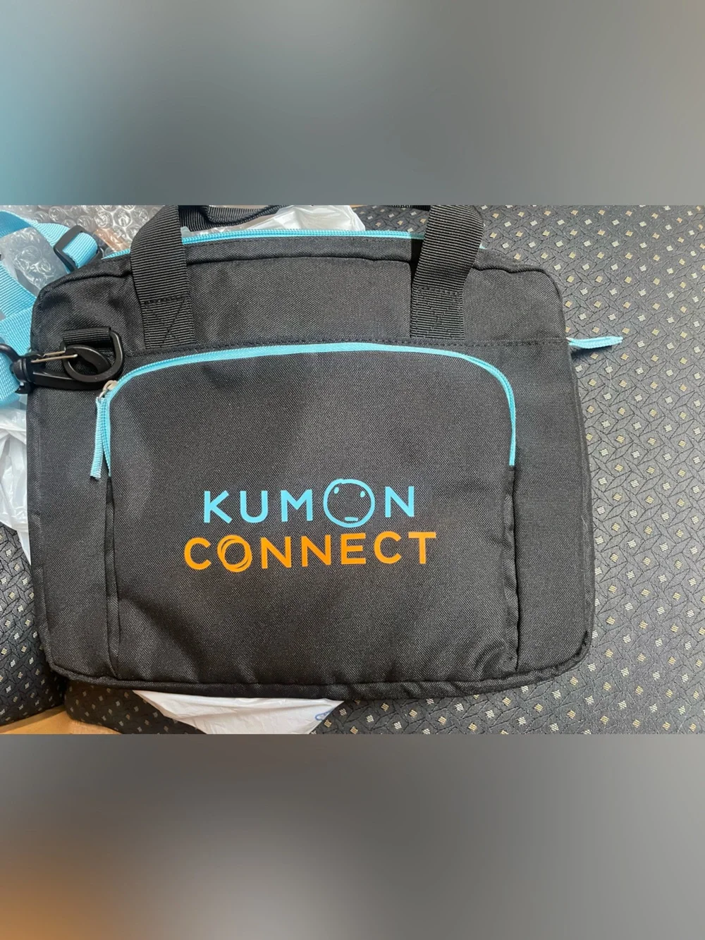 Kumon Connect Pouch Laptop Tablet Messenger Bag